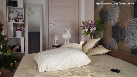 Snapshot of flowersprincess chatting on 01-13-25, 06:38 DARYA   online show from 01-13-25, 06:38