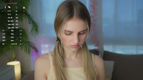 Adeline online show from 12-17-24, 08:23