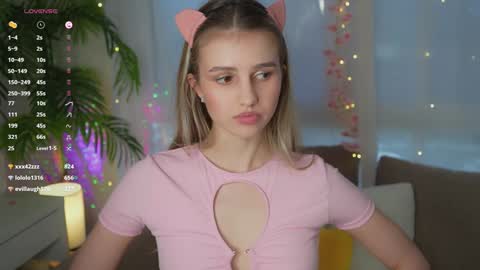 Adeline online show from 12-25-24, 11:43