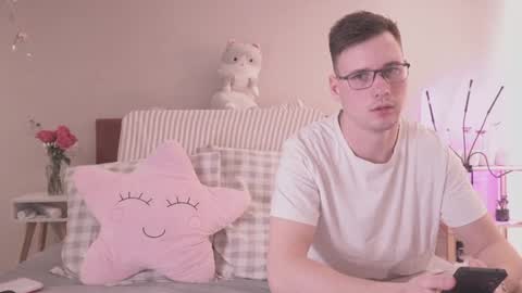 Snapshot of fluffy_hat chatting on 01-29-25, 07:36 Fluffy and Krut online show from 01-29-25, 07:36