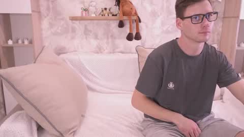 Fluffy and Krut online show from 12-14-25, 08:24