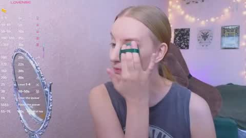 Agatha online show from 04-19-26, 10:25