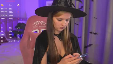 Snapshot of fluffy_waffles chatting on 10-24-25, 04:14 LilLisa online show from 10-24-25, 04:14