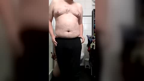 fluffybutt_ online show from 07-21-26, 08:55