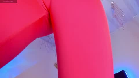 Snapshot of flylia_ chatting on 09-27-25, 10:37 lia online show from 09-27-25, 10:37