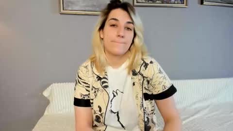 Ellie online show from 12-15-25, 05:55