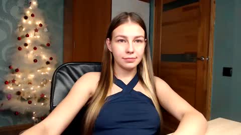 Snapshot of fofhcf chatting on 12-16-24, 03:30 Molli Ready for any play with you. Hottest show in pvt Help a student earn big tokens online show from 12-16-24, 03:30