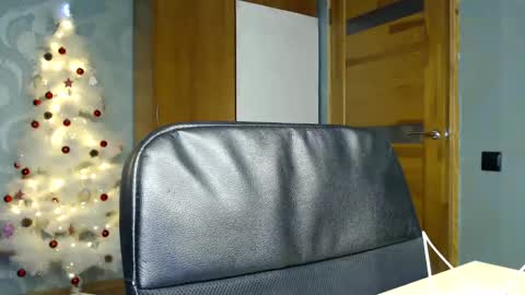 Snapshot of fofhcf chatting on 12-27-24, 12:29 Molli Ready for any play with you. Hottest show in pvt Help a student earn big tokens online show from 12-27-24, 12:29