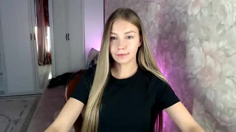 Snapshot of fofhcf chatting on 10-15-25, 12:27 Molli Ready for any play with you. Hottest show in pvt Help a student earn big tokens online show from 10-15-25, 12:27