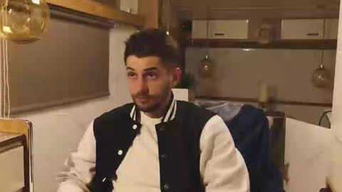 independent model online show from 03-08-26, 08:01