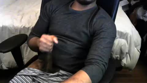 Snapshot of followswae chatting on 12-18-25, 08:42 betterthanthem online show from 12-18-25, 08:42