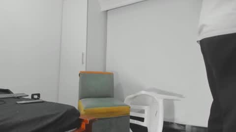 Snapshot of foot_master777 chatting on 10-13-25, 06:13 foot_master777 online show from 10-13-25, 06:13