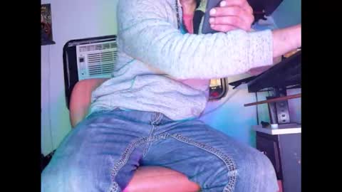 Snapshot of footlover6 chatting on 11-23-25, 07:19 Thomas Jefferson online show from 11-23-25, 07:19