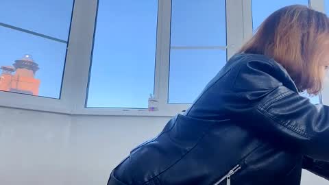 Laura online show from 09-11-25, 10:04