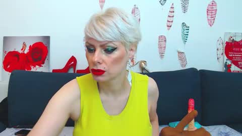 Snapshot of forever_barbie chatting on 10-05-25, 10:40 Adana online show from 10-05-25, 10:40