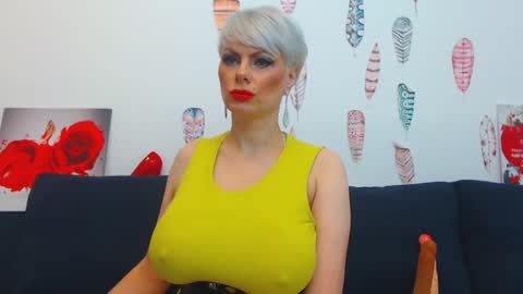 Snapshot of forever_barbie chatting on 10-19-25, 10:43 Adana online show from 10-19-25, 10:43