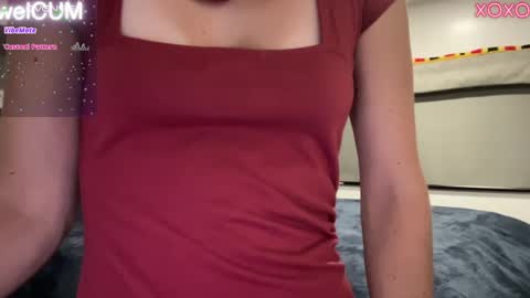 Snapshot of foreverkinkyy chatting on 12-22-24, 01:45 Elaine online show from 12-22-24, 01:45