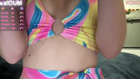 Snapshot of foreverkinkyy chatting on 02-09-25, 01:22 Elaine online show from 02-09-25, 01:22