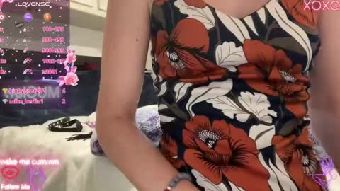 Snapshot of foreverkinkyy chatting on 10-22-25, 12:11 Elaine online show from 10-22-25, 12:11