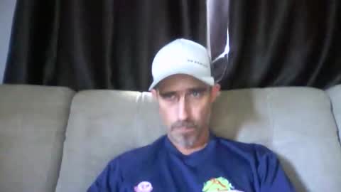 Snapshot of fouraide42 chatting on 12-21-25, 06:37 fouraide42 online show from 12-21-25, 06:37