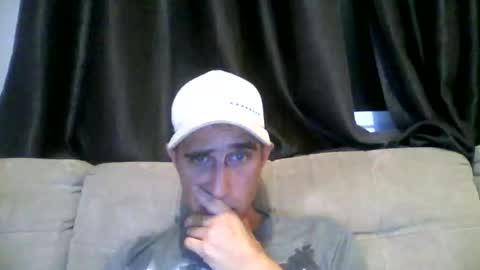 Snapshot of fouraide42 chatting on 03-10-26, 05:34 fouraide42 online show from 03-10-26, 05:34