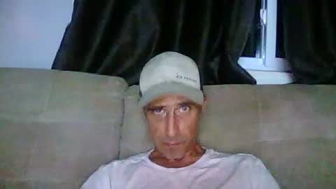 Snapshot of fouraide42 chatting on 06-23-26, 06:55 fouraide42 online show from 06-23-26, 06:55