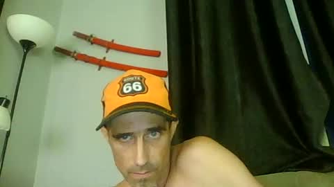 Snapshot of fouraide42 chatting on 07-10-26, 01:21 fouraide42 online show from 07-10-26, 01:21