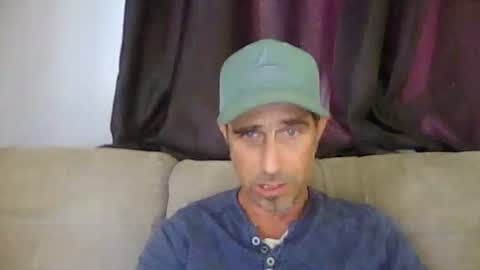 Snapshot of fouraide42 chatting on 08-07-26, 01:35 fouraide42 online show from 08-07-26, 01:35