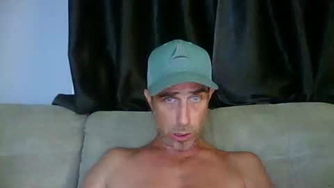 Snapshot of fouraide42 chatting on 08-08-26, 03:41 fouraide42 online show from 08-08-26, 03:41