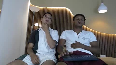 Snapshot of fourwishes chatting on 12-16-25, 01:05 TASTY GUYS online show from 12-16-25, 01:05