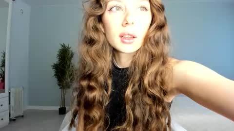 Kira online show from 09-25-25, 02:26