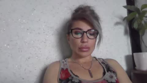 fox_red_lady7 online show from 03-30-26, 11:44