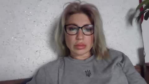 fox_red_lady7 online show from 04-12-26, 08:41