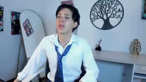 .  FOX WHITE .  online show from 06-30-26, 06:20