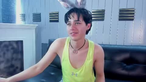 .  FOX WHITE .  online show from 07-16-26, 06:36