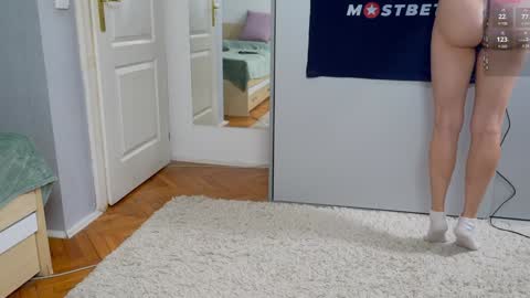 Snapshot of foxeslovefoxes chatting on 12-03-24, 01:32 CUSTOM PHOTOS AND VIDEOS - online show from 12-03-24, 01:32