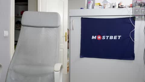 Snapshot of foxeslovefoxes chatting on 12-08-24, 02:09 CUSTOM PHOTOS AND VIDEOS - online show from 12-08-24, 02:09