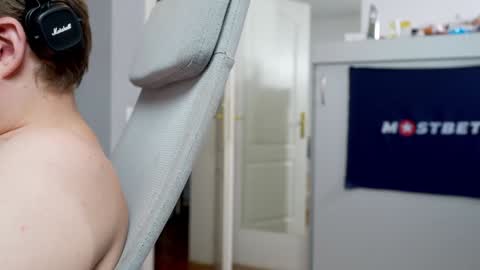 Snapshot of foxeslovefoxes chatting on 12-13-24, 02:16 CUSTOM PHOTOS AND VIDEOS - online show from 12-13-24, 02:16