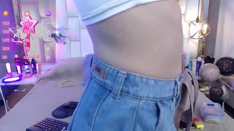 Snapshot of foxxy_dolce chatting on 10-23-25, 12:15 Foxxy online show from 10-23-25, 12:15