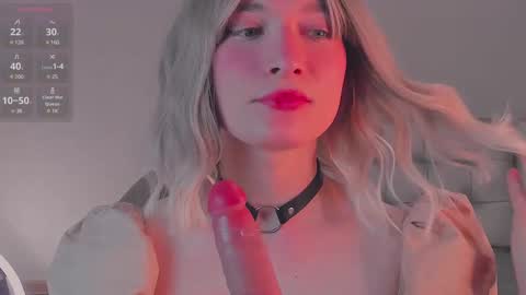 Snapshot of foxy_jpg chatting on 02-22-25, 07:36 Sue online show from 02-22-25, 07:36