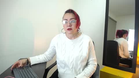 Foxy miilf online show from 01-08-26, 12:51