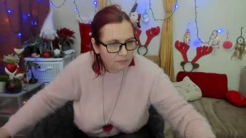 Snapshot of foxydesiree chatting on 12-31-24, 06:57 foxydesiree online show from 12-31-24, 06:57