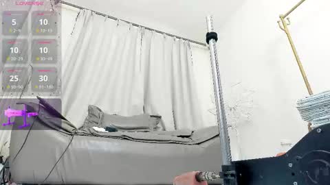 yiyi online show from 01-14-26, 07:58