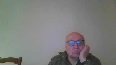 Snapshot of fra94 chatting on 03-10-26, 11:32 fra94 online show from 03-10-26, 11:32