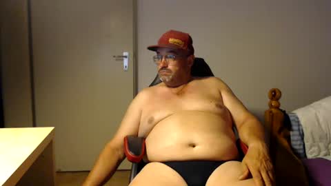 Snapshot of fraboys chatting on 07-12-26, 08:11 Fraboys online show from 07-12-26, 08:11