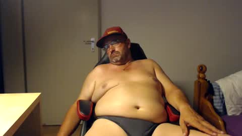 Snapshot of fraboys chatting on 07-13-26, 09:17 Fraboys online show from 07-13-26, 09:17