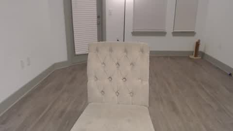 Snapshot of fragilemasochist chatting on 02-01-25, 01:55 Angel online show from 02-01-25, 01:55