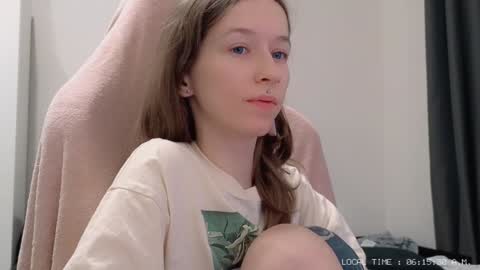 fran_bow online show from 01-09-25, 03:15