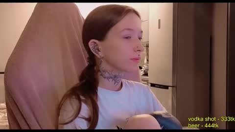 fran_bow online show from 11-11-25, 02:55