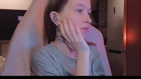 fran_bow online show from 02-25-26, 04:16